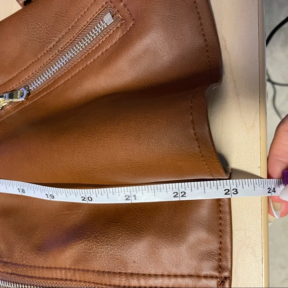 Guess Peplum brown faux leather jacket
Cognac - Picture 14 of 16